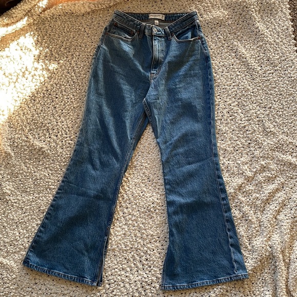 👖 Abercrombie Curve Love High Rise Vintage Flare Jean 👖 - Picture 8 of 8